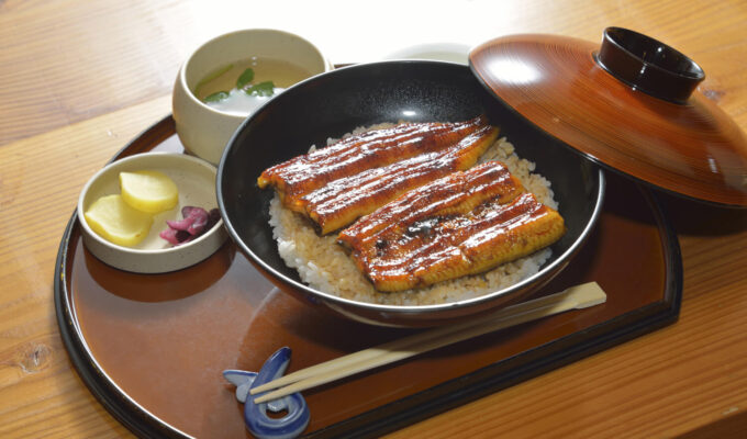 うな専　特上椀（吸物・骨・香物付）